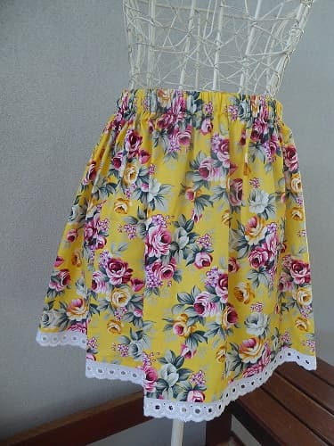 Yellow floral size 4-5 $20.00
